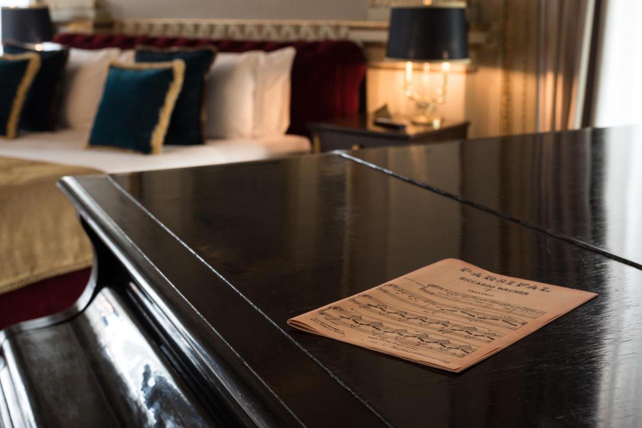 غراند هوتيل إيه ديه بالم باليرمو المظهر الخارجي الصورة Piano in the hotel