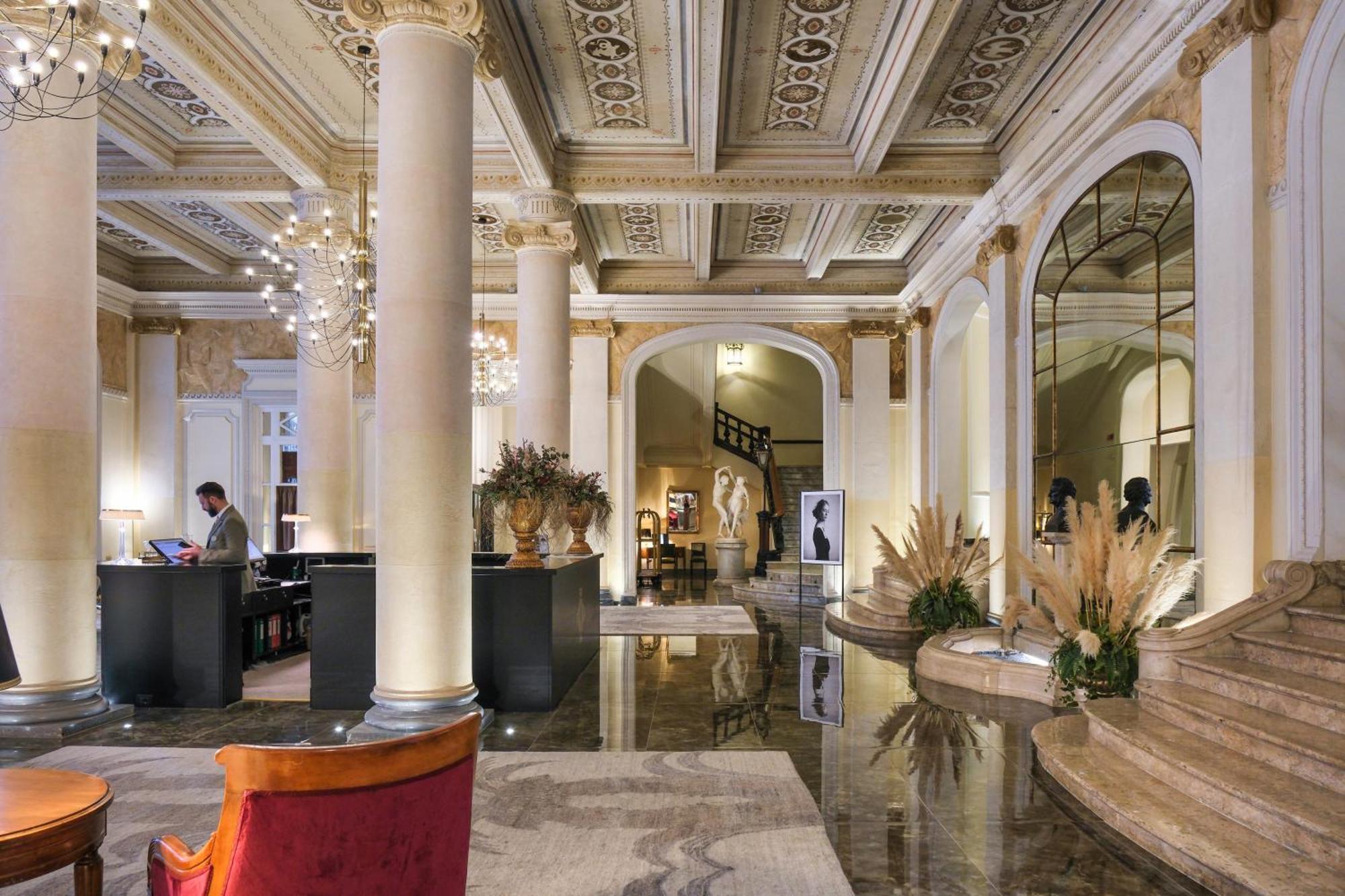 غراند هوتيل إيه ديه بالم باليرمو المظهر الخارجي الصورة The lobby of the hotel